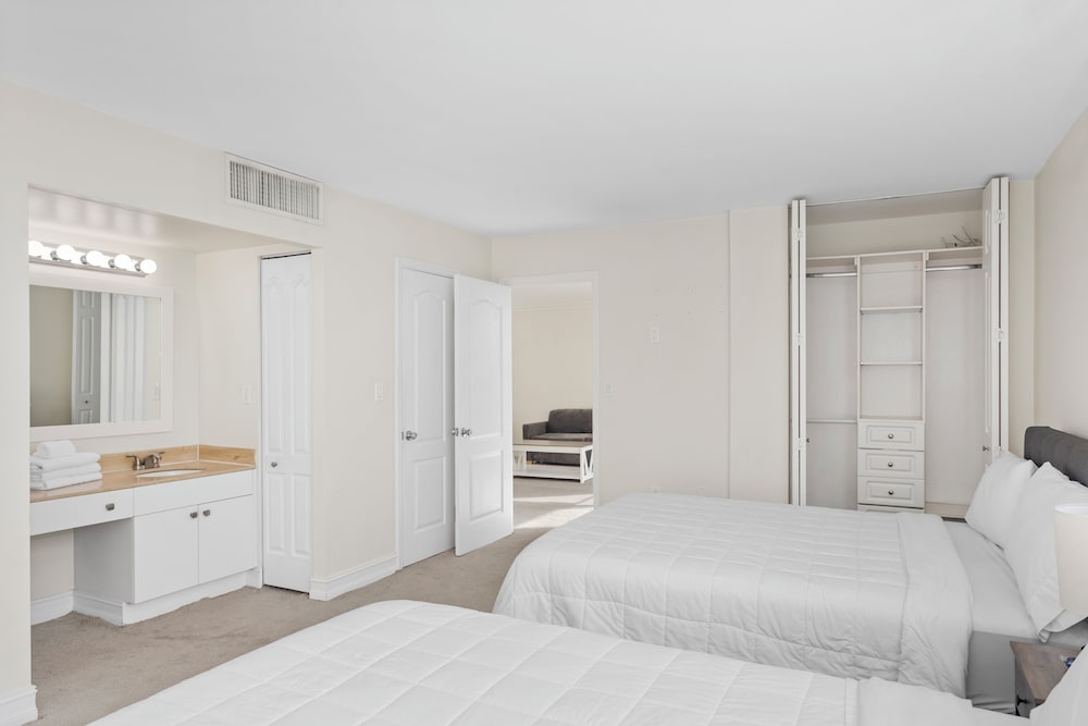 Bay Harbor Sunset Apt 3C