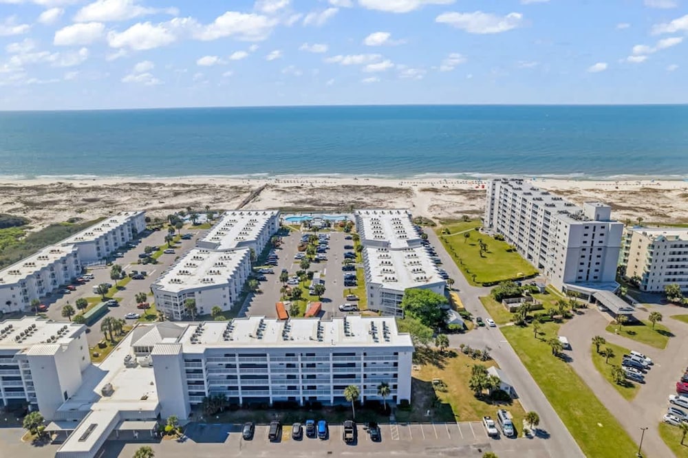 Good Vibes - The Affordable Beach Vacay
