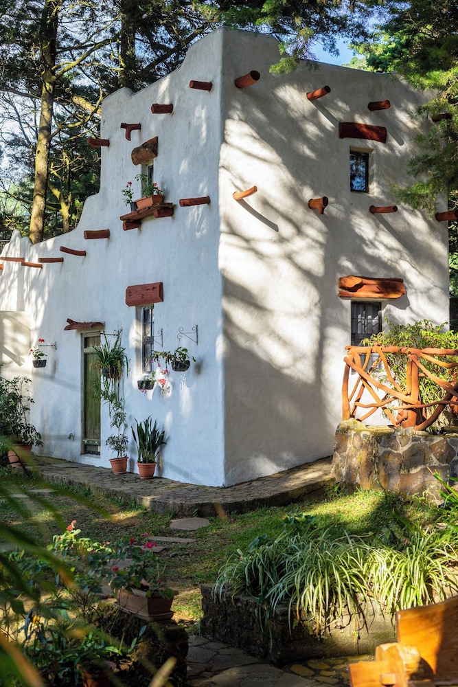 Los Naranjos Town Houses