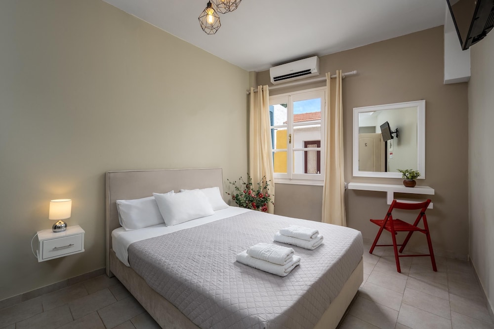 Maravelias Rooms