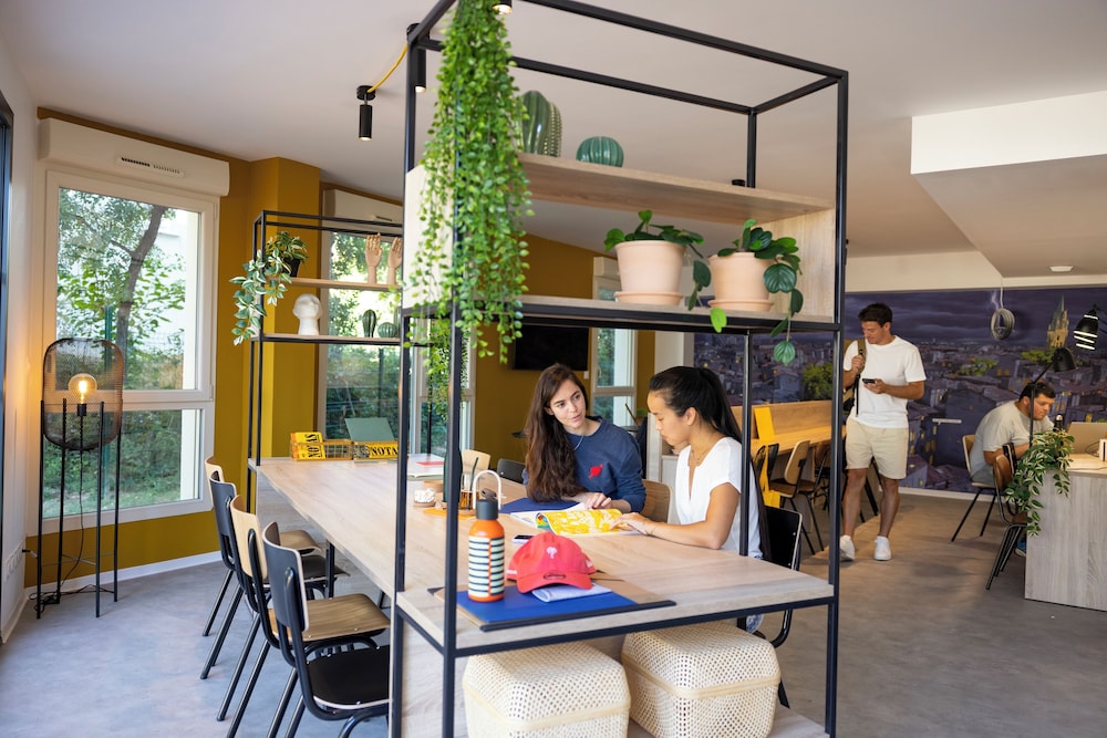 Montpellier Vacations - Apparteo Montpellier - Property Image 22
