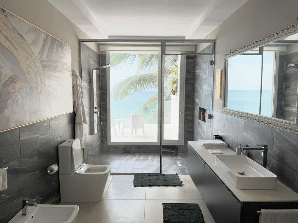 Villa Italia Somone Luxury Hotel