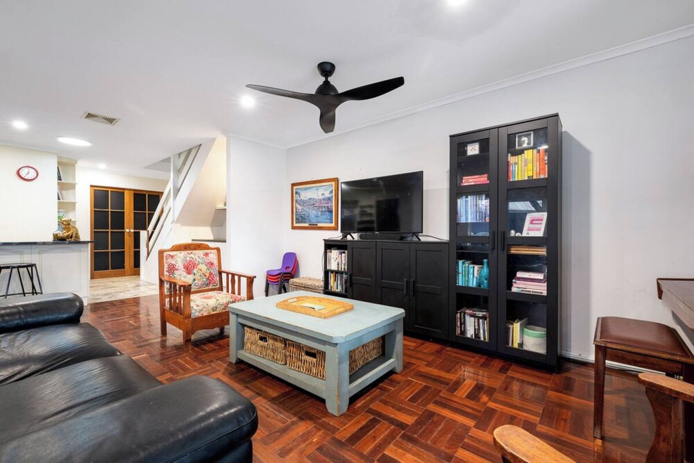 Gorgeous & Family Friendly 4 Bedroom Home