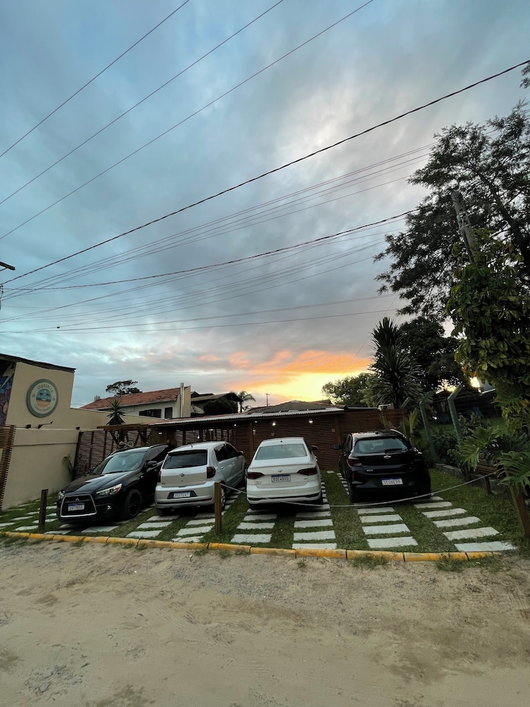 Shangri La Casas e Studios