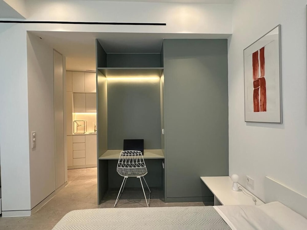 Suite No1
