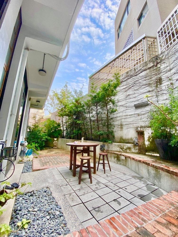 Shine tree house view 4