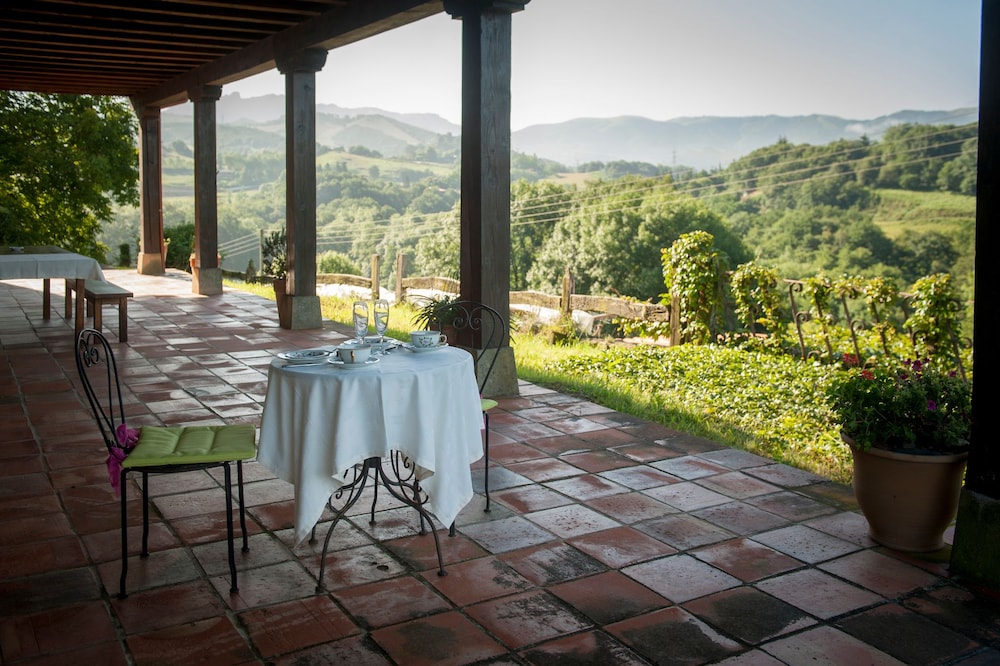 Casa Peluaga