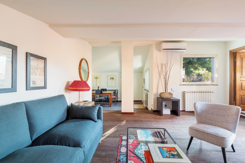 Trastevere Romantic Terraced Apartment