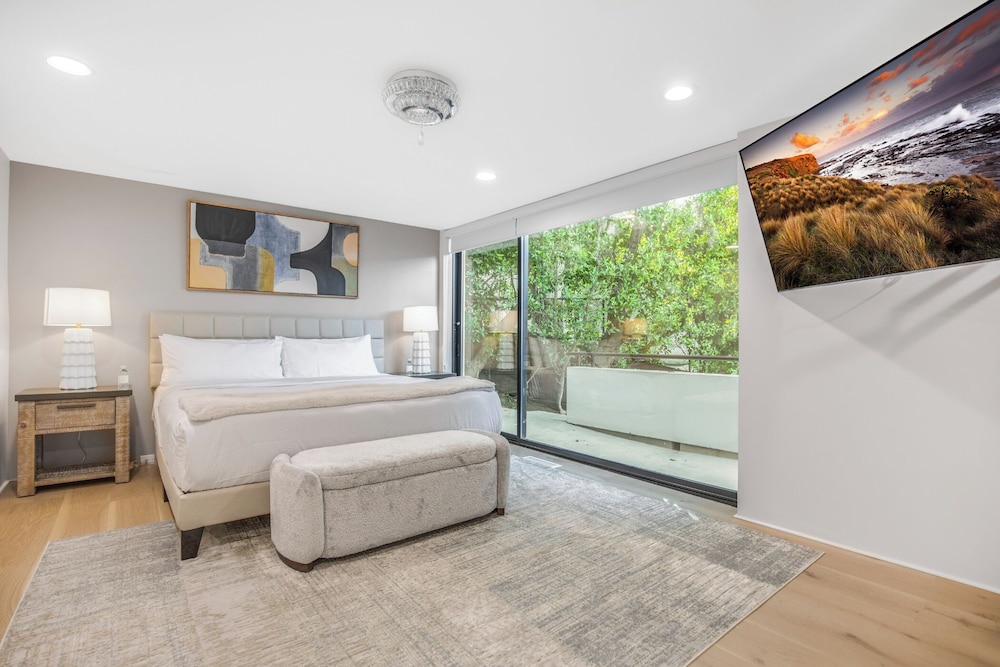 Los Angeles Vacations - Bel Air Yacht Mansion - Property Image 33