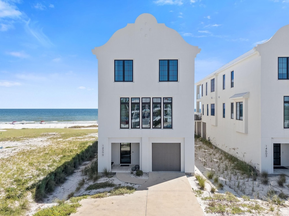 Casa Playa at Eleanor Beach