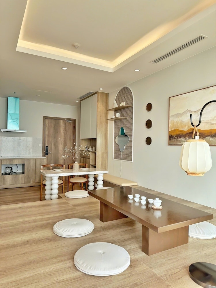 Sakura Homestay - Landmark Ecopark