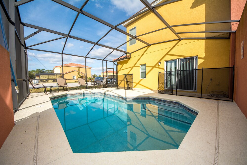 Bella Vida Resort by Home 2U