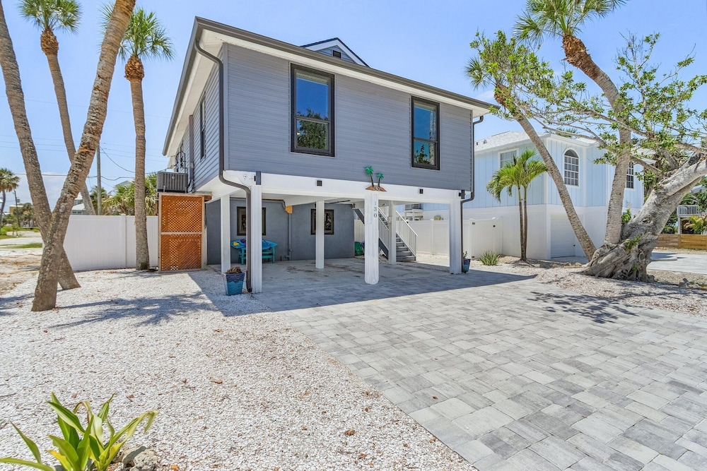 130 Tiki Tides: 2br W/ Outdoor Tiki Bar! 2 Bedroom Home