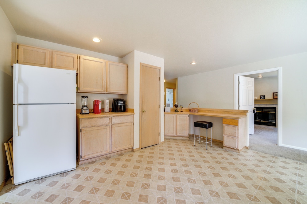 Walk to Hiking Trails: Renton Home w/ Fenced Yard!