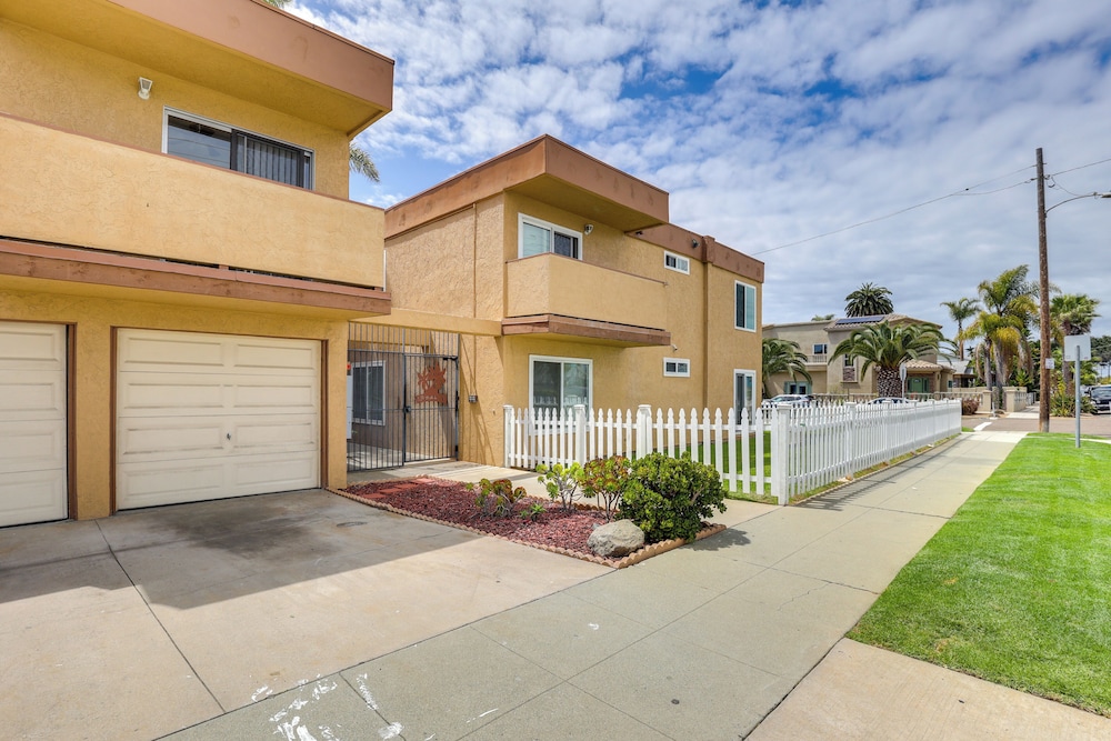 1 Mi to Oceanside Municipal Pier: Condo w/ Balcony