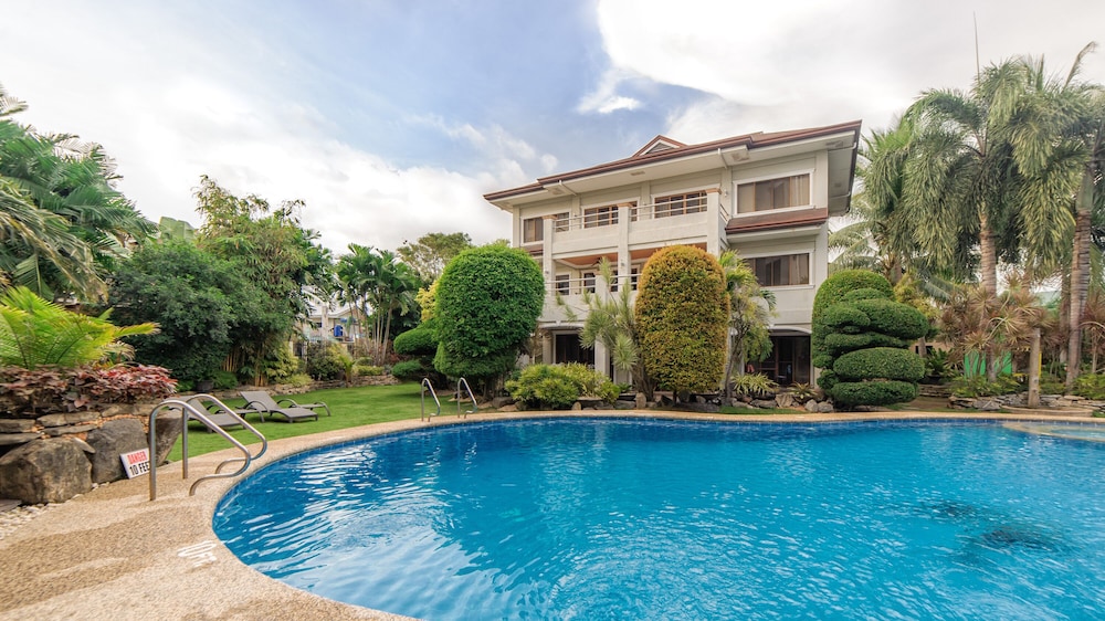 Golden Palm Resort