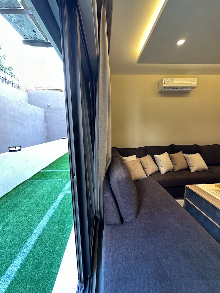 Charming Amman Apartment With Garden and Balcon