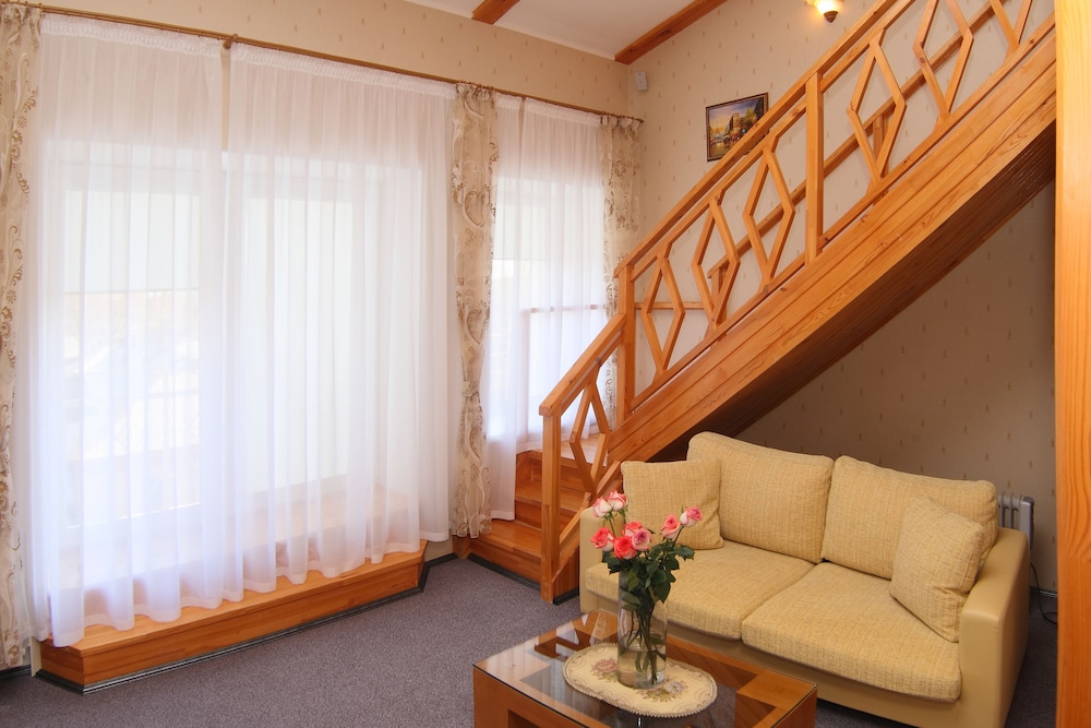 Almaz Hotel