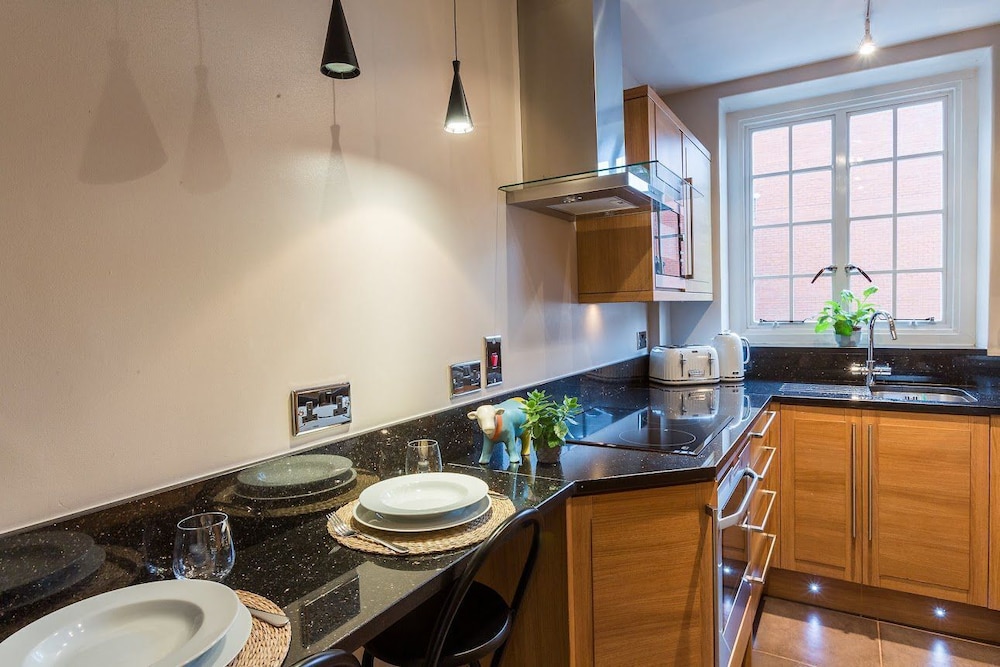 Luxury 2 Bed Chelsea Knightsbridge Horizon