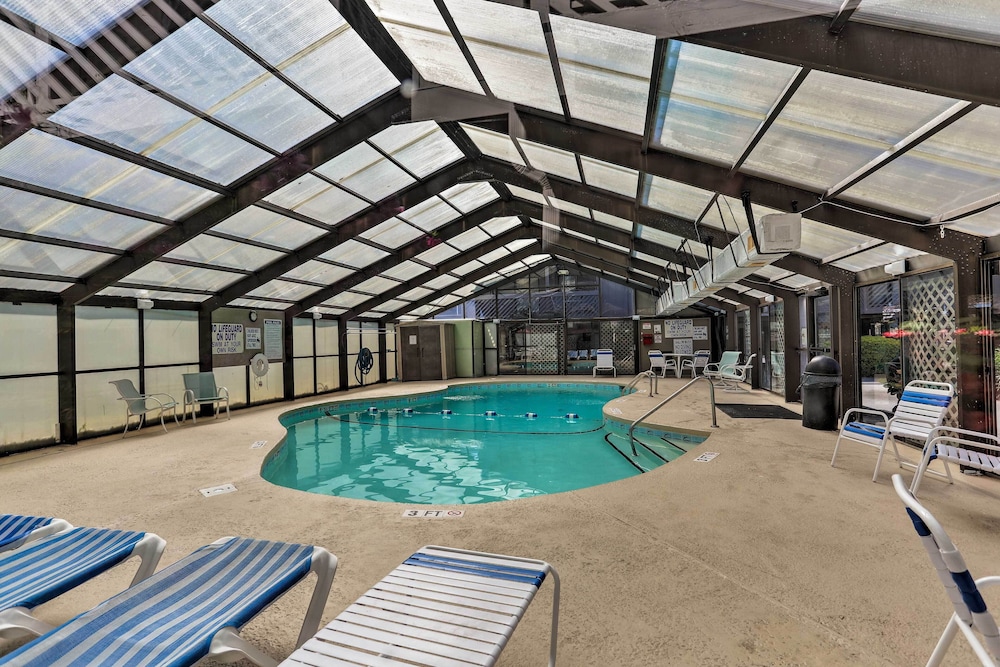 Private Pool-view Balcony: Myrtle Beach Condo! view 3