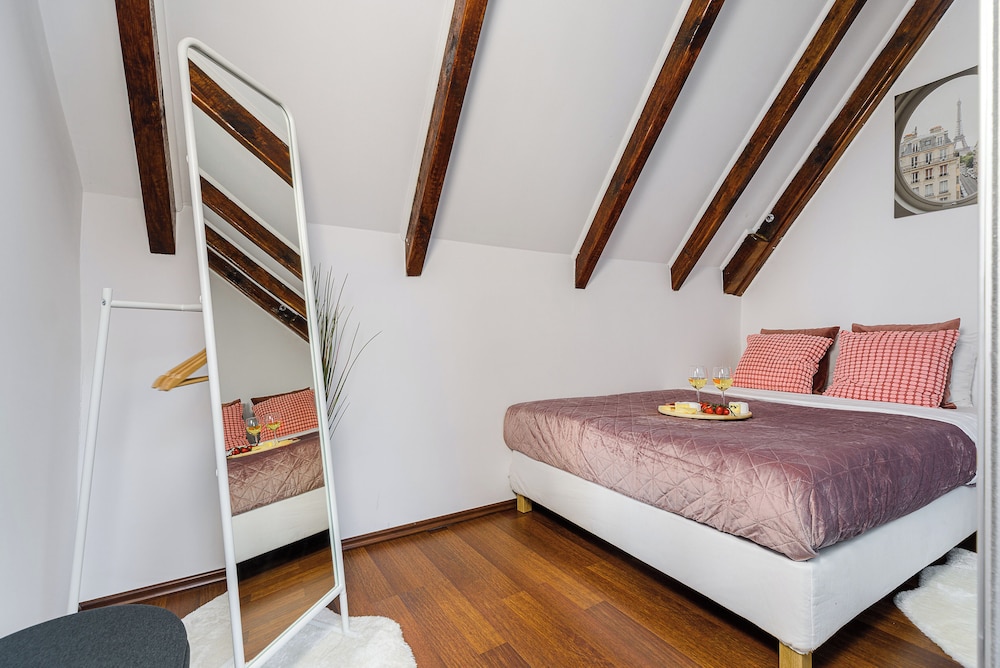 Lumina 2-level charming apart view 3