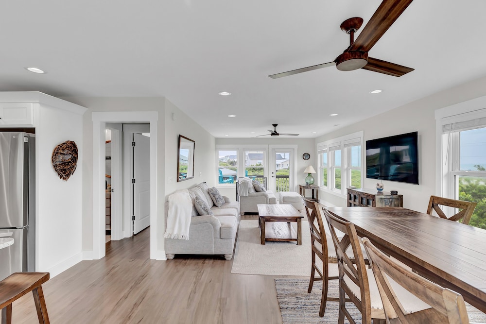 Oceanwatch Cottage by Topsail Realty