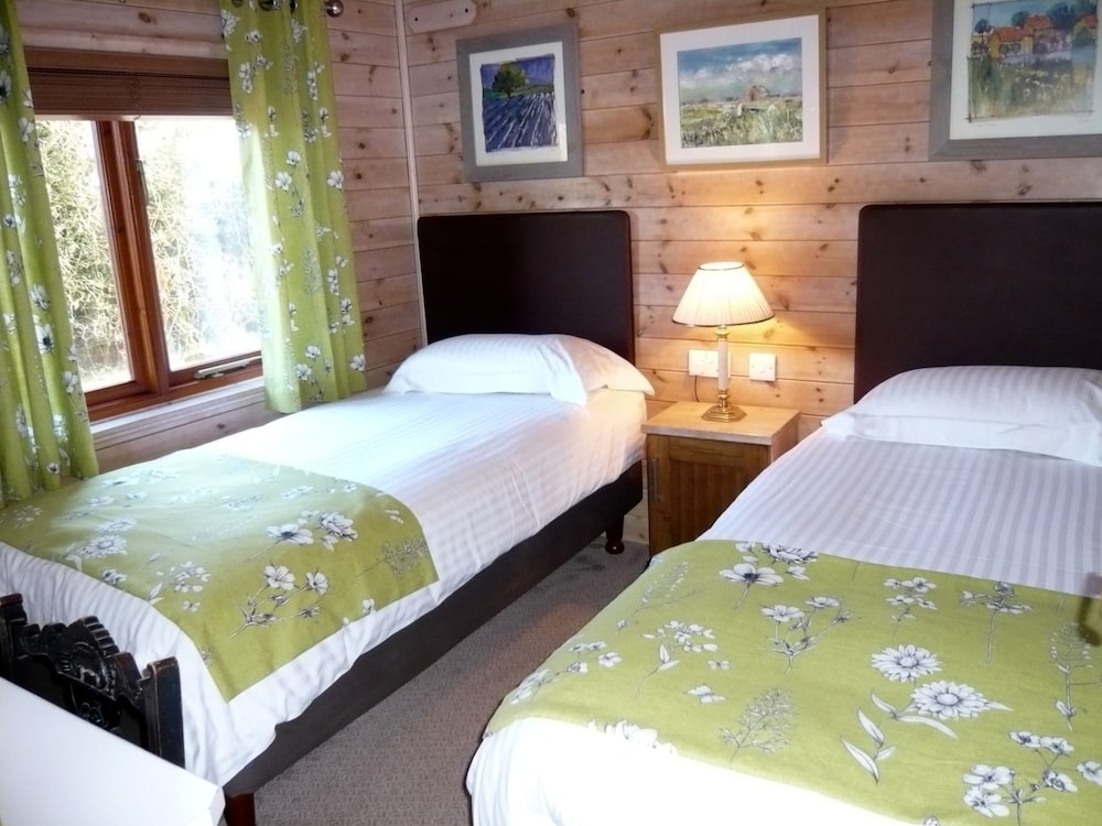 Lodge in Appledore Near Camber Sands Beach view 3