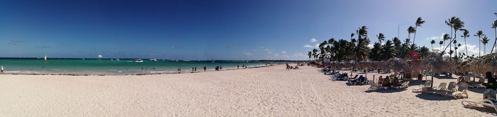 Los Corales Beach Village