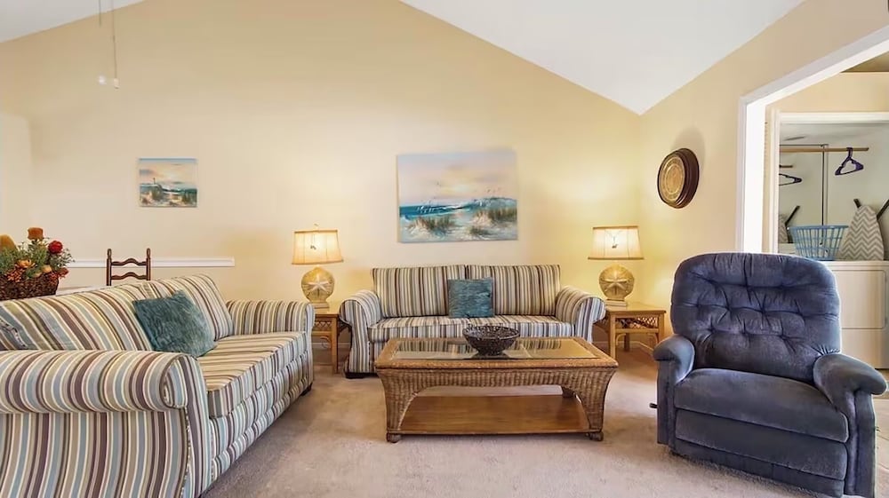 Chateau La Mer II #804- Blue Ocean Getaway