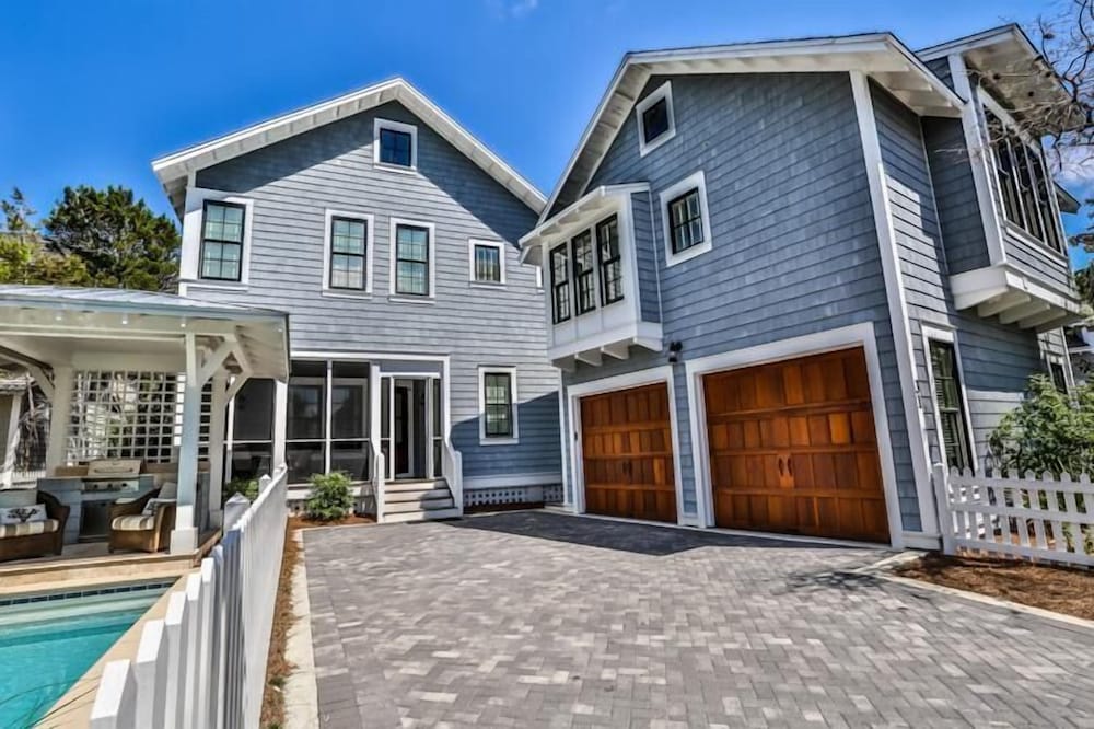 The Flagship of Watersound 5 Bedroom Holiday Home by Five Star Properties