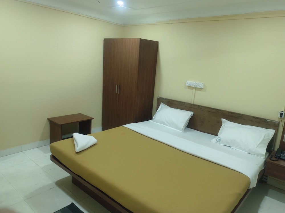 Dear Hotel