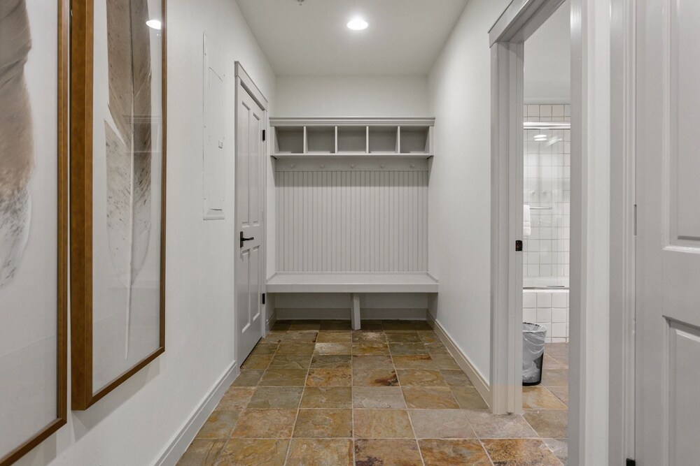 Trail's End Lodge at Deer Valley Resort - Two Bedroom Residence with Den and Spa #102 2 Condo