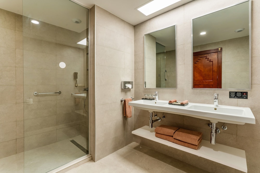 Puerto Vallarta Vacations - Hotel Riu Vallarta - All Inclusive - Property Image 1