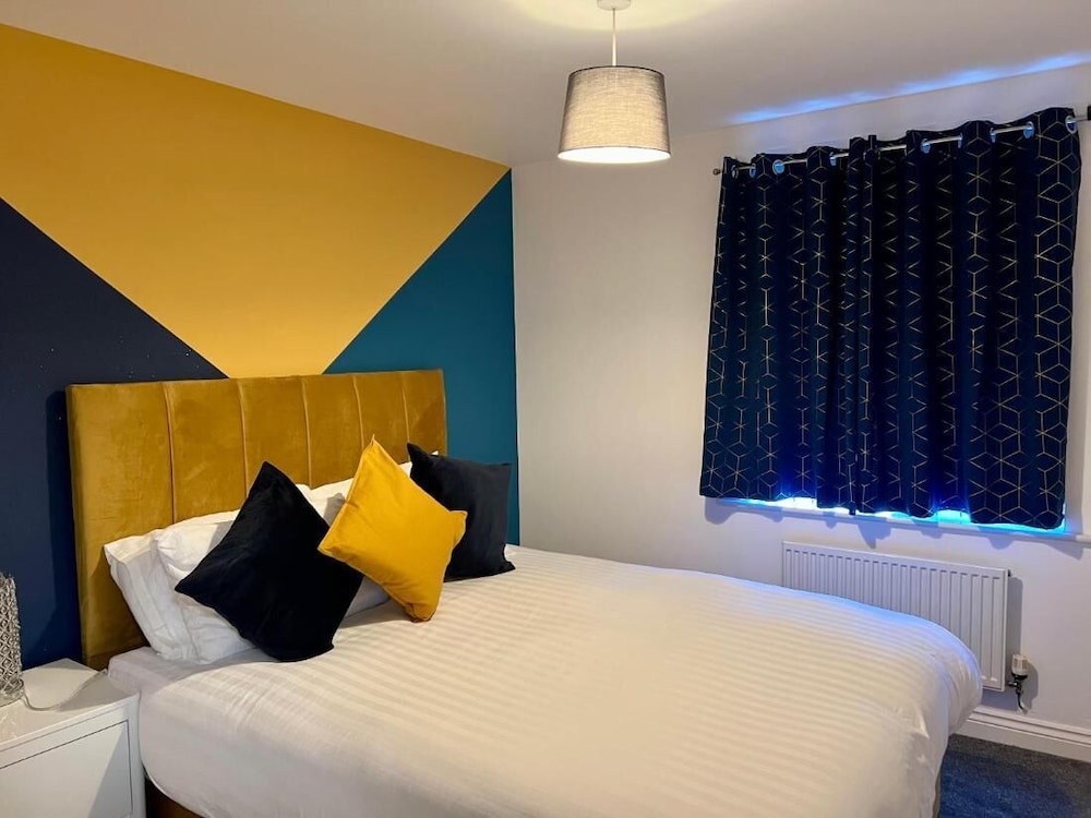 Lovely 2 Bedroom Apartment, 2 Bathrooms Parking view 2