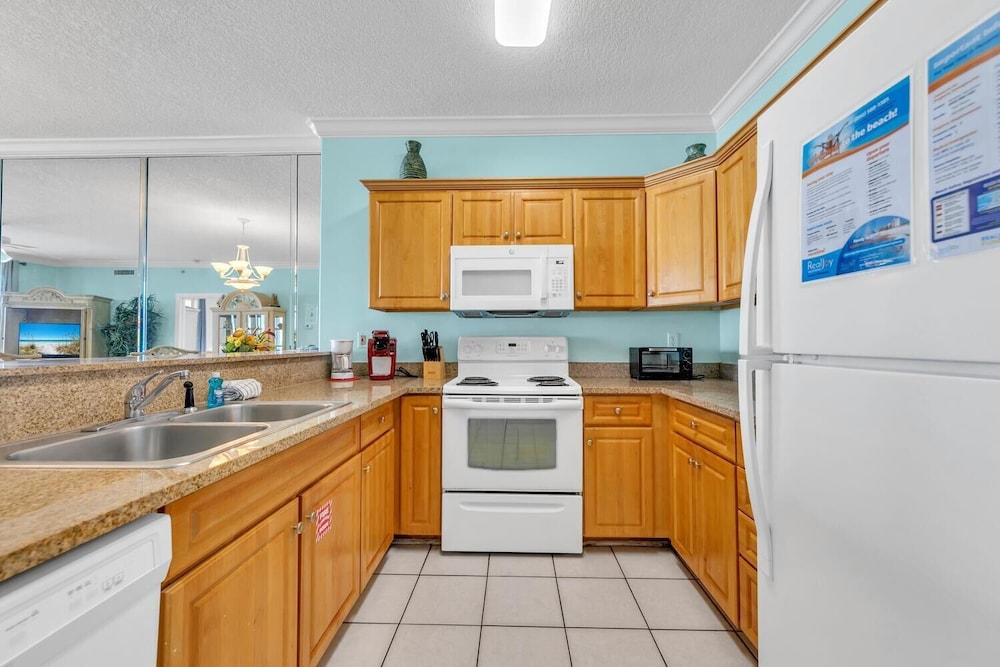 Twin Palms 702