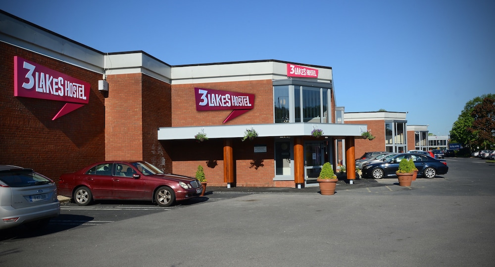 Hotel 3 Lakes Hostel - Image 1