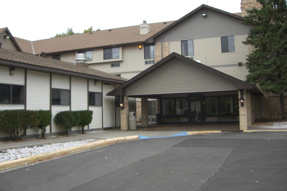 Hotel Norwood Inn and Suites - Minneapolis-St Paul Roseville - Image 1