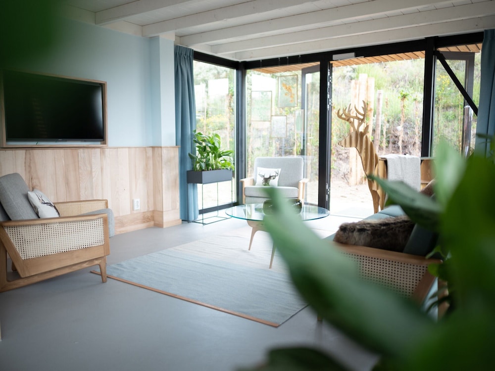 Modern, Trendy Nature Theme Lodge, Near the Sea view 5