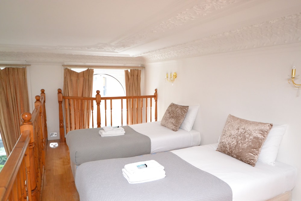 Luxury Hyde Park