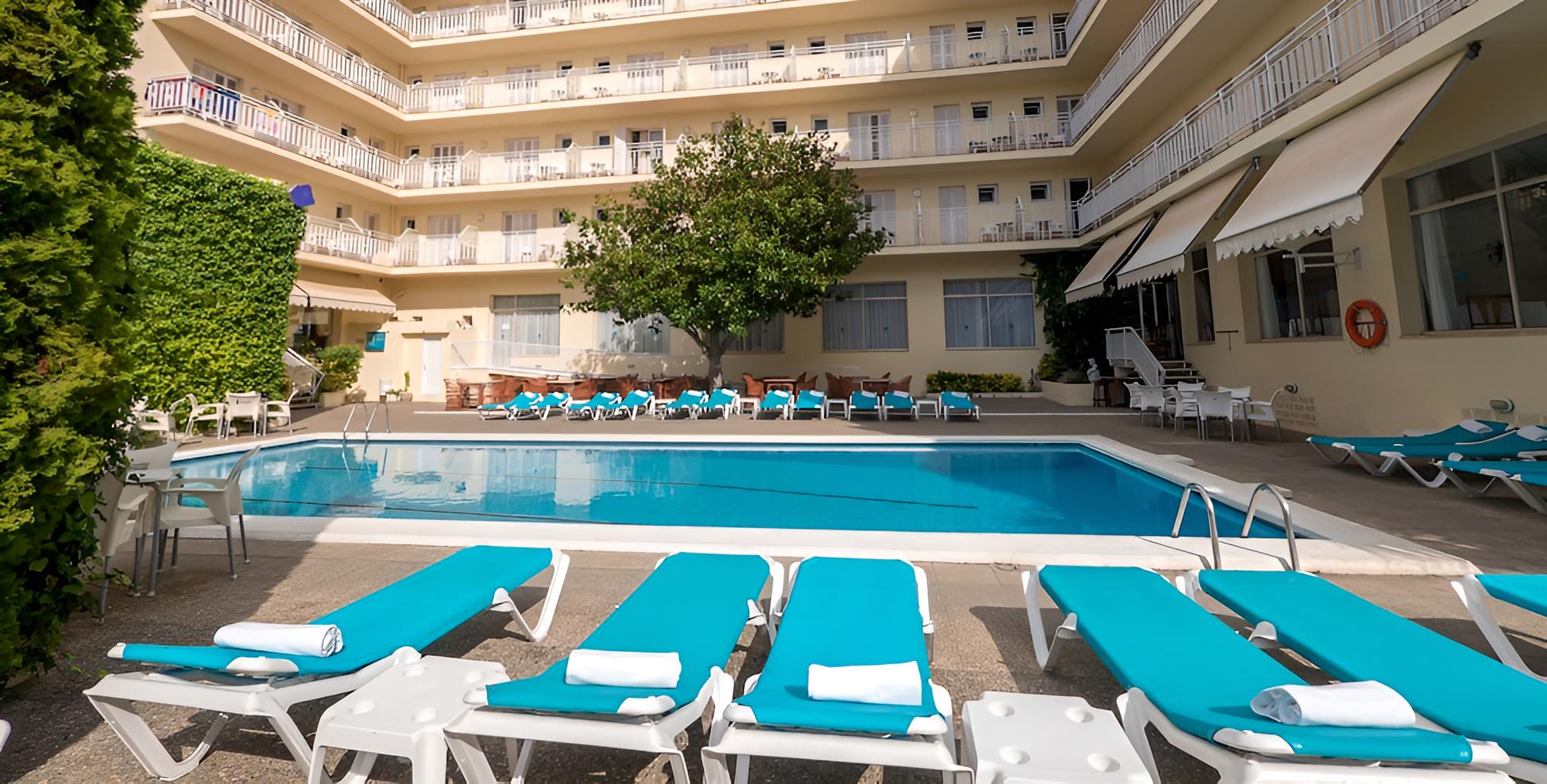Hotel Checkin Pineda