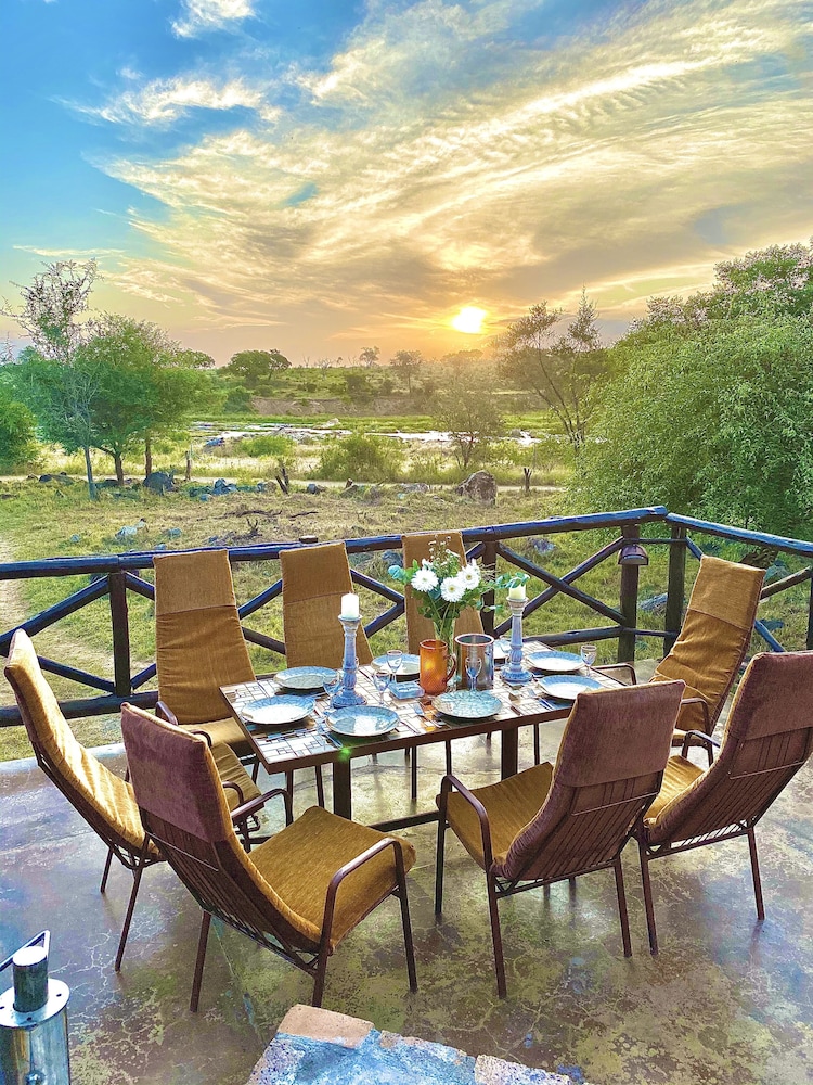 Manzini Swazi King Chalets