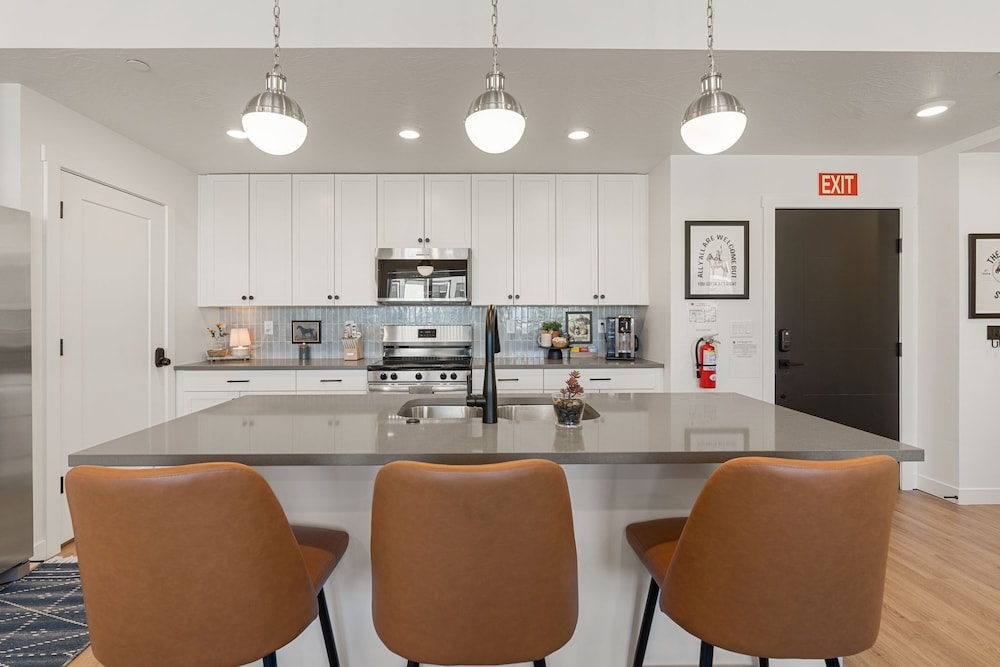 Mane Stay At Terra 3 Bedroom Condo