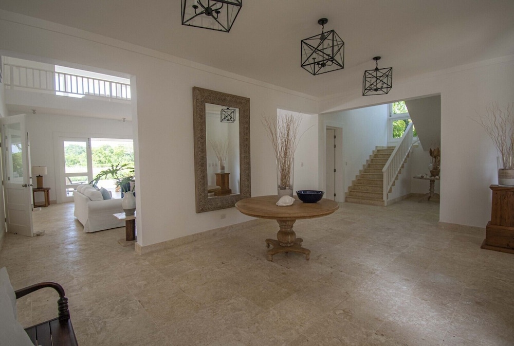 Golf-front Villa With Large Spaces Staff and Pool Situated in Luxury Beach Resort view 4