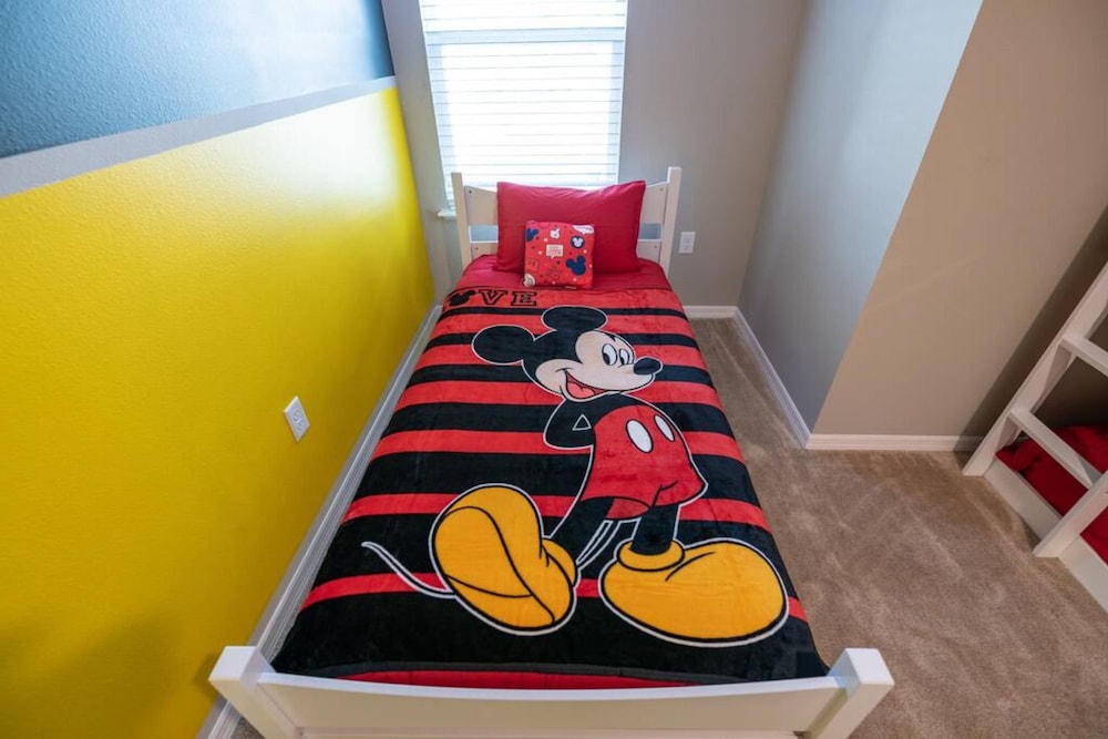 Designer Decorated-3 Bedroom Near Disney