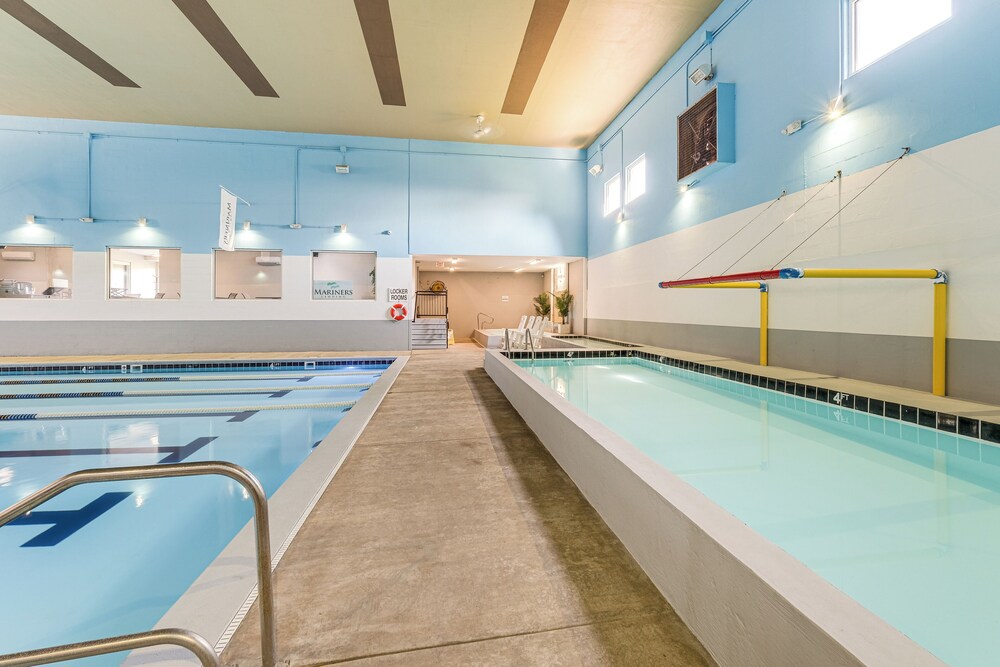 Community Pools & Beach: Smith Mountain Lake Condo