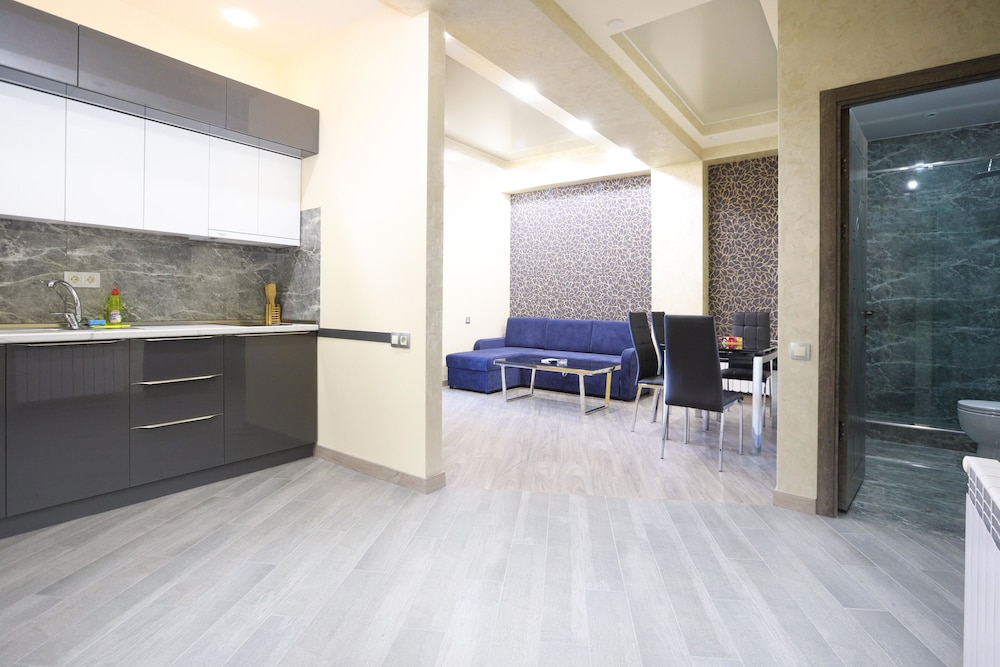 Stay Inn next to Dalma Mall