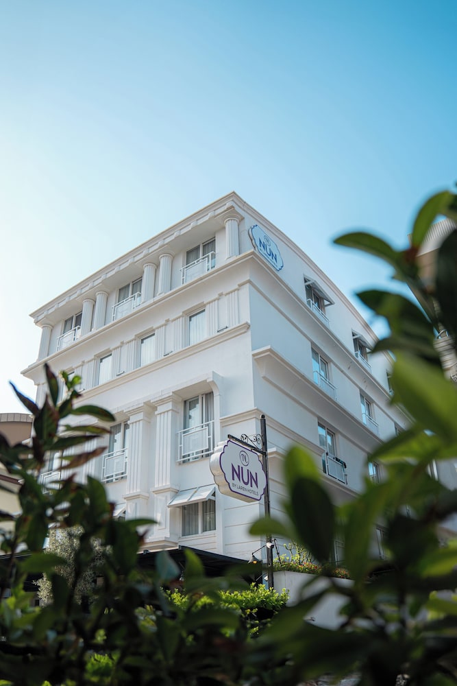 Nun By Laren Hotels - Image 48