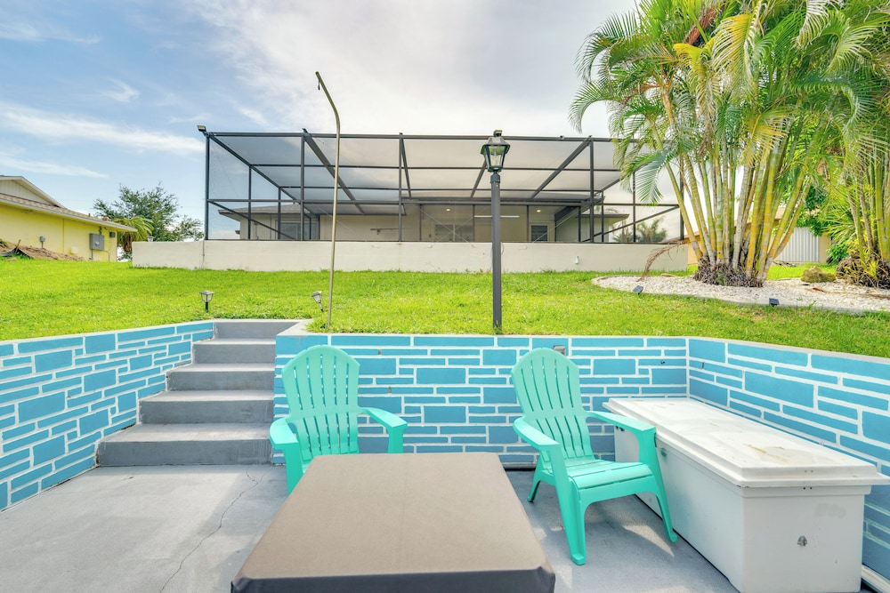 Swim, Golf & Explore: Pet-friendly Cape Coral Home
