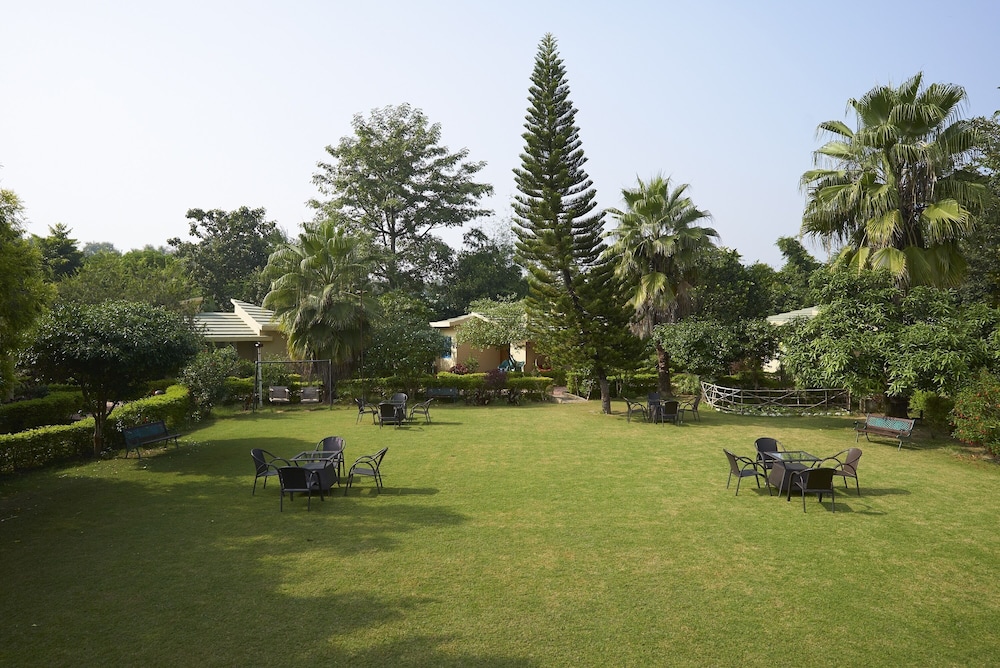 Aacorn Hideaway Resort & Spa