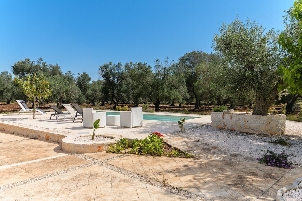 Trulli Isabella by Wonderful Italy